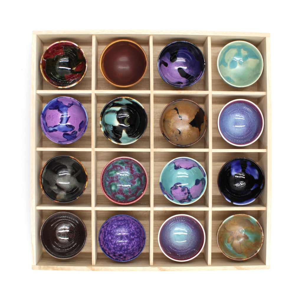 Shinemon-Gama 16-Piece Guinomi Sake Cup Set in Wooden Box – TOIRO