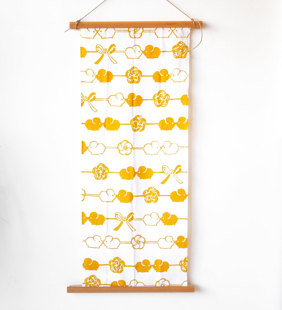 HAMAMONYO Magnet Type Tenugui Tapestry Wall Hanger(Japan Import)