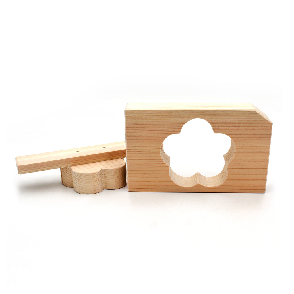Hinoki Wood Mold (Plum Blossom) – TOIRO