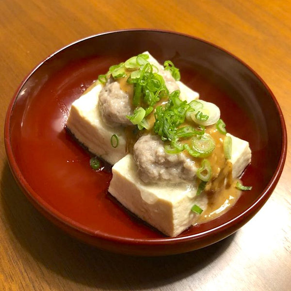 Recipe: Steamed Meat-Topped Tofu with Sesame Sauce