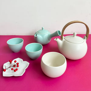 YUI Wooden Handle Dobin Teapot