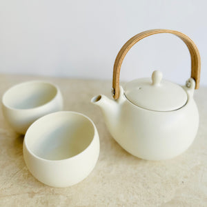 YUI Wooden Handle Dobin Teapot