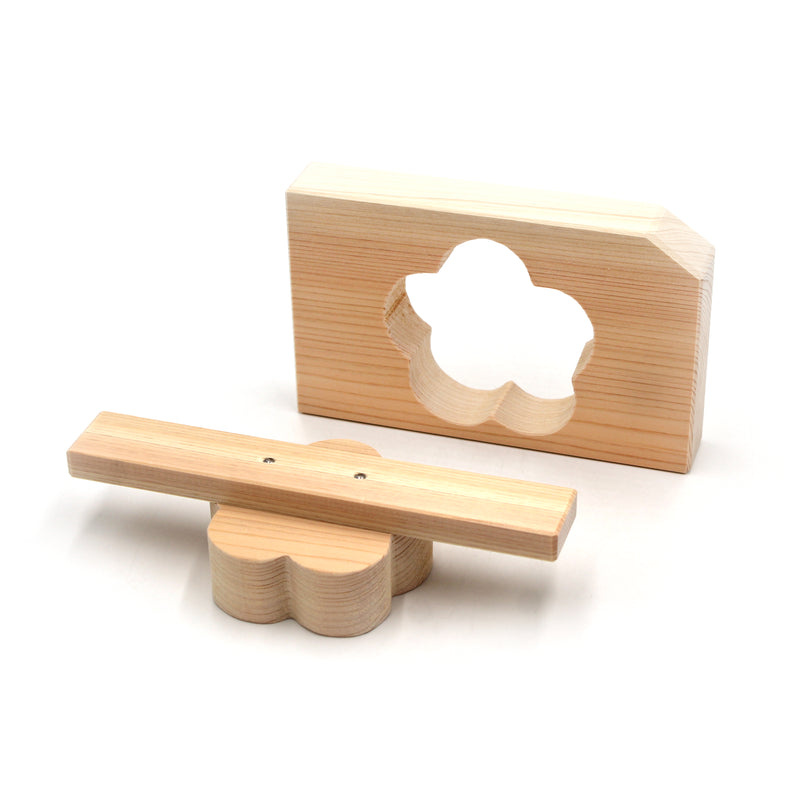 Hinoki Wood Mold (Plum Blossom) – TOIRO